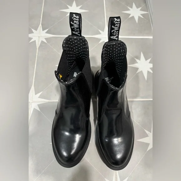 Dr. Martens Flora Sleek Black Chelsea Ankle Boots Brand New Sz 7 Leather - Picture 6 of 13